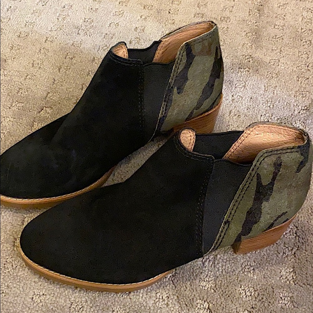 All Black suede black and camo booties size 37EU